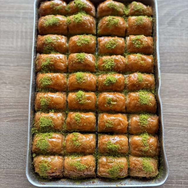 Tray of Baklava (36 Pieces).