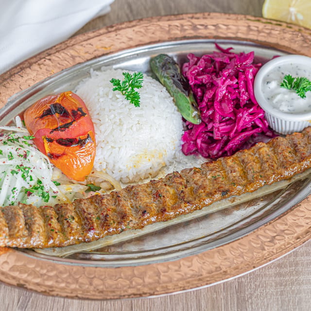 Adana Kebap 1, 5 Portion.